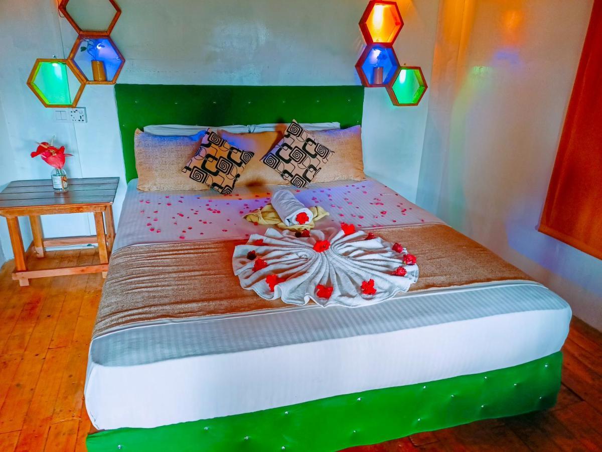 Experience The Comforts Of An Amazing Treehouse Сигирия Экстерьер фото