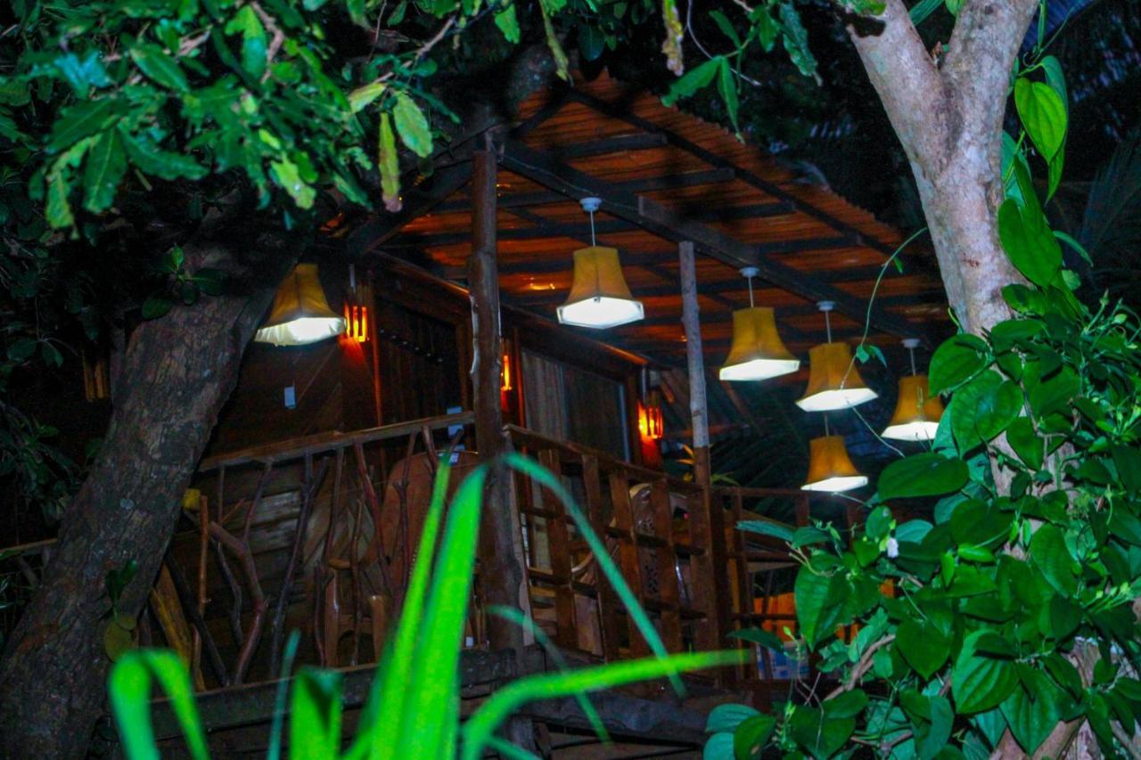 Experience The Comforts Of An Amazing Treehouse Сигирия Экстерьер фото