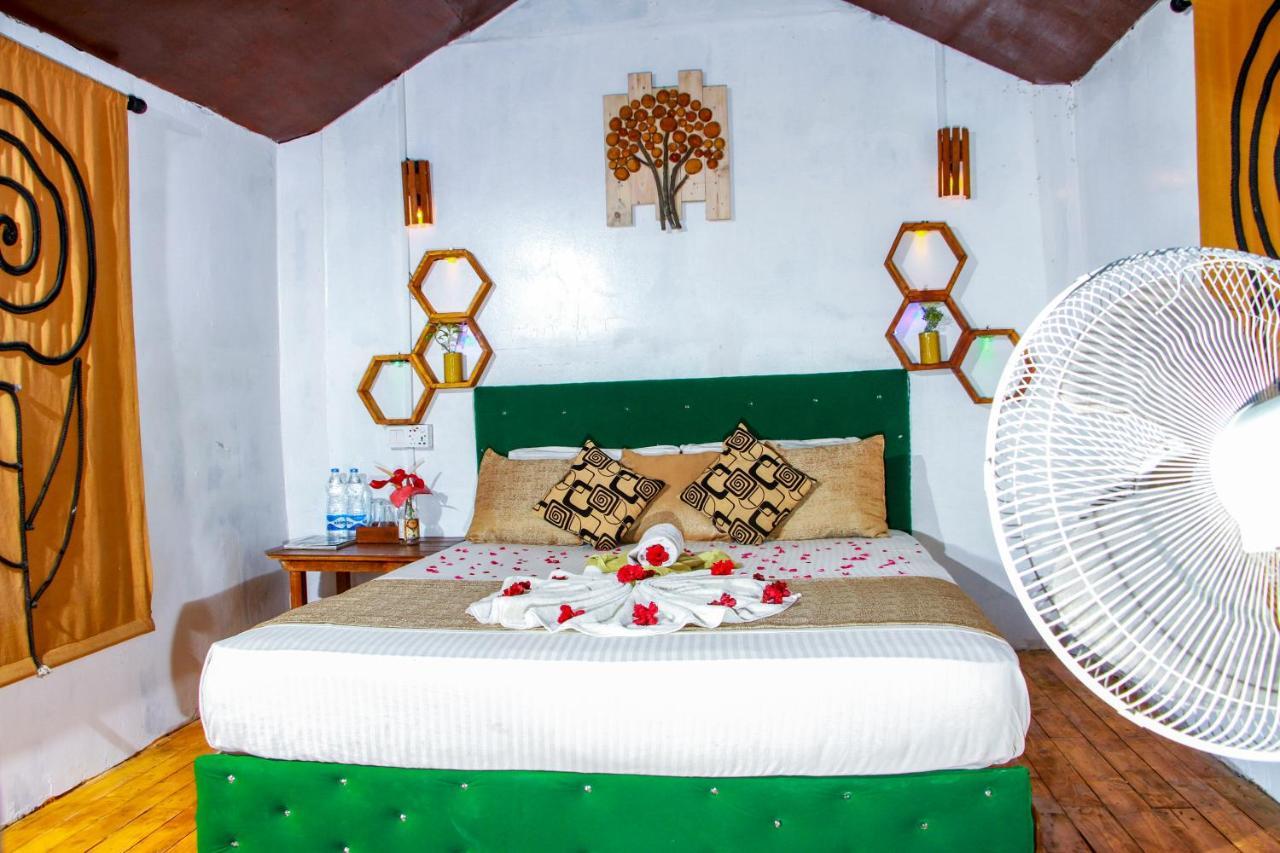Experience The Comforts Of An Amazing Treehouse Сигирия Экстерьер фото