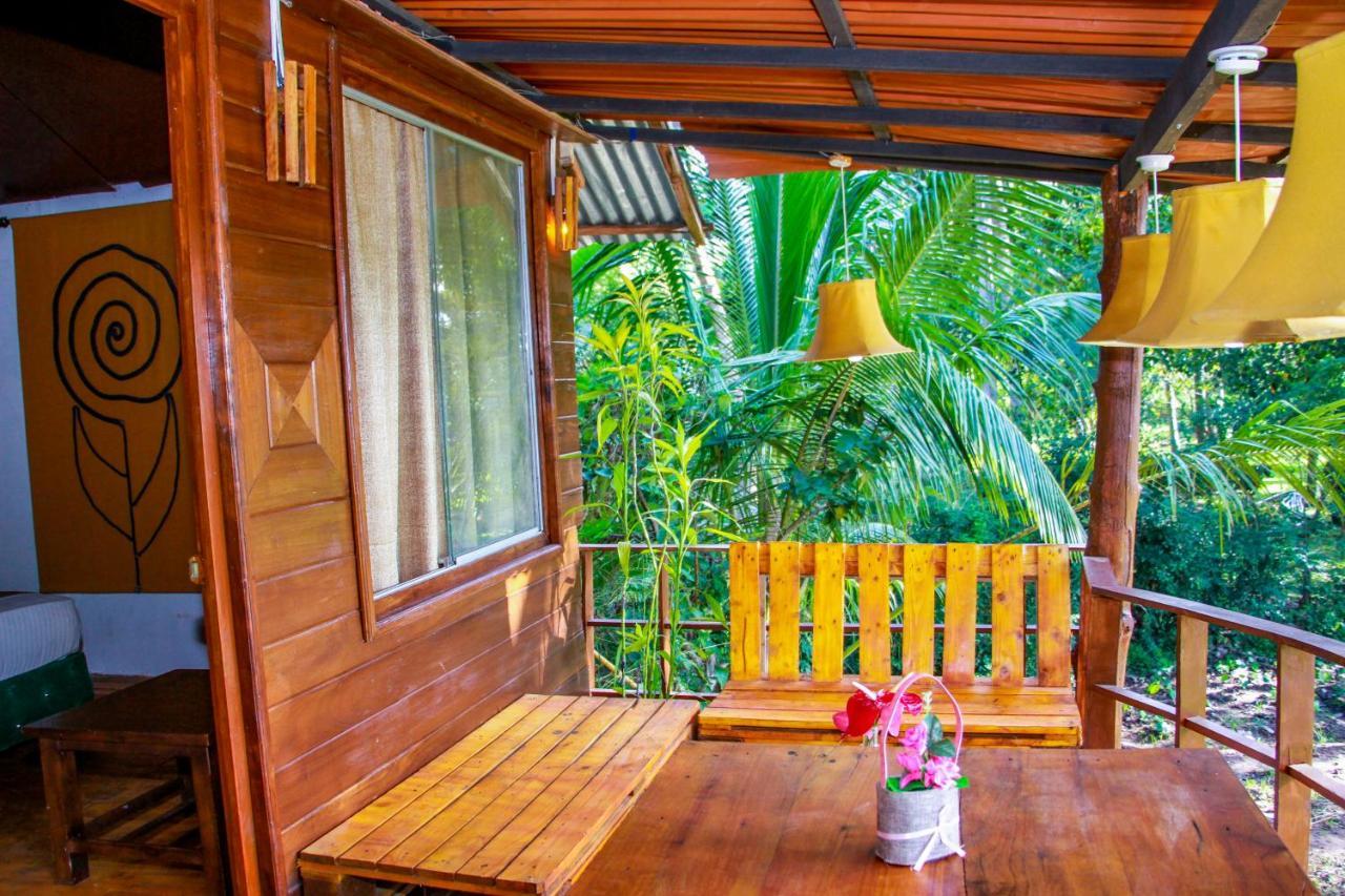Experience The Comforts Of An Amazing Treehouse Сигирия Экстерьер фото