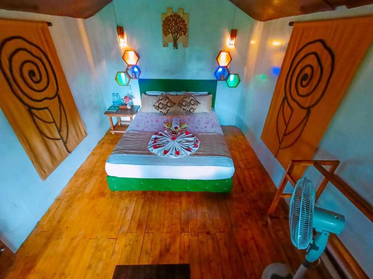 Experience The Comforts Of An Amazing Treehouse Сигирия Экстерьер фото